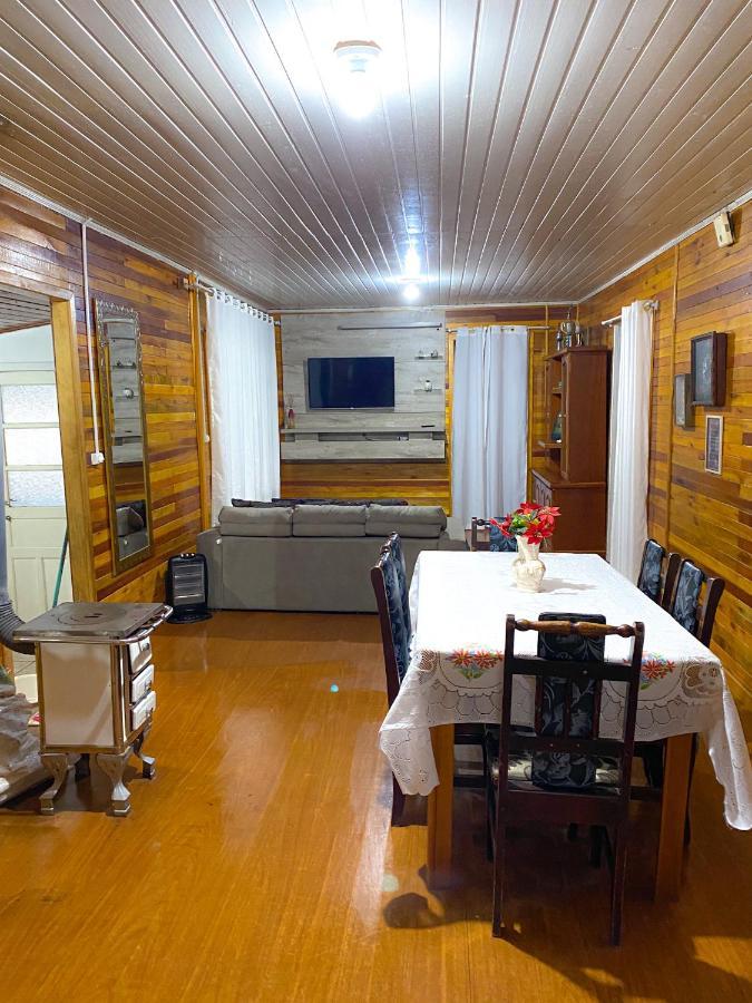 Casa Serrana Ampla E Bem Localizada Em