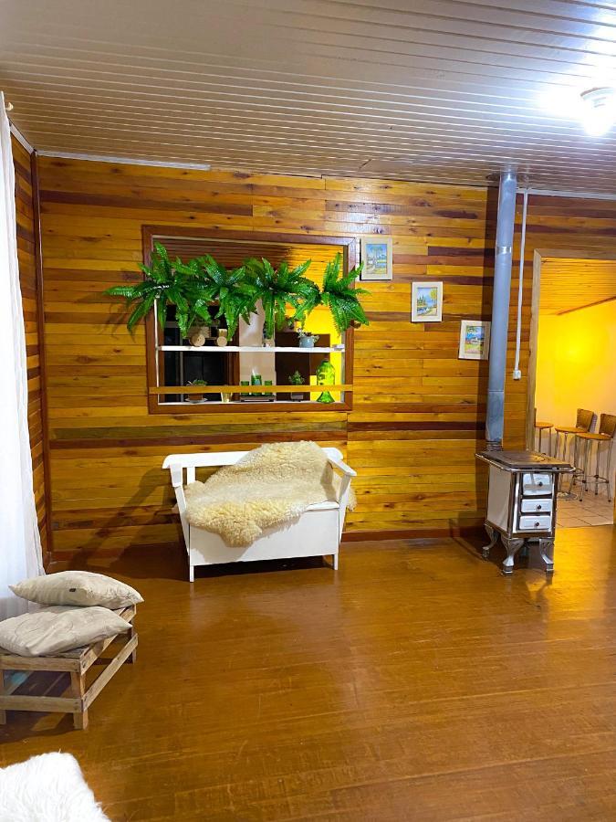 Casa Serrana Ampla E Bem Localizada Em