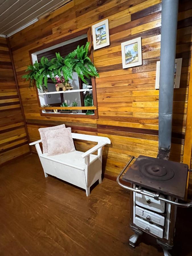 Casa Serrana Ampla E Bem Localizada Em